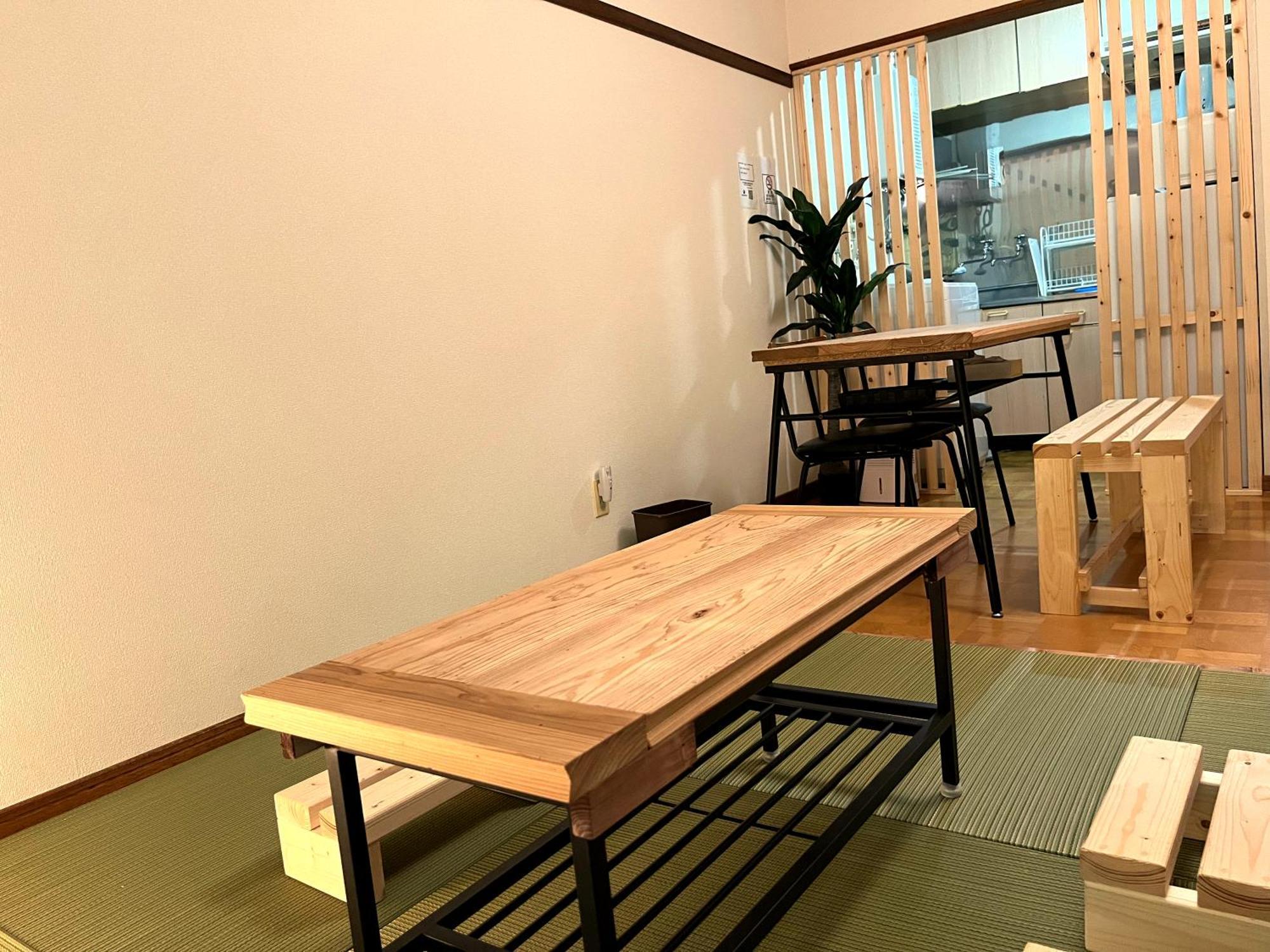 Apartment シティ湯川d号室 *