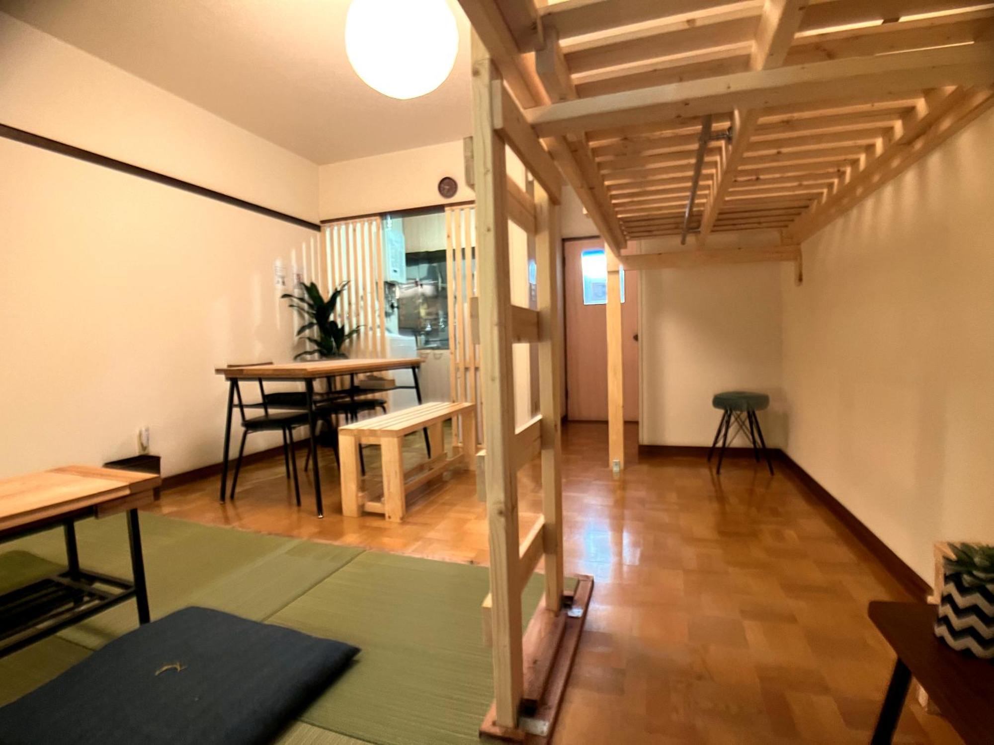 シティ湯川d号室 *